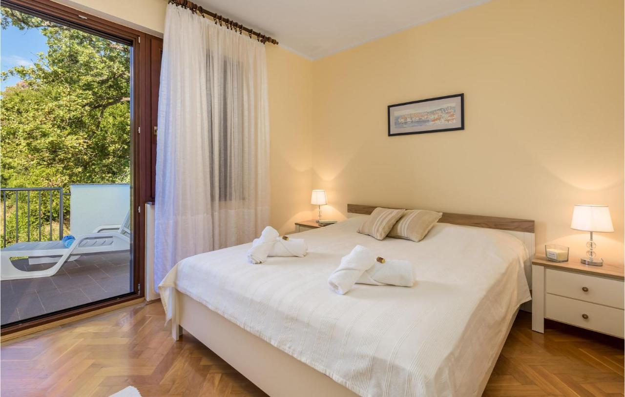 4 Bedroom Nice Apartment In Οπατία Εξωτερικό φωτογραφία