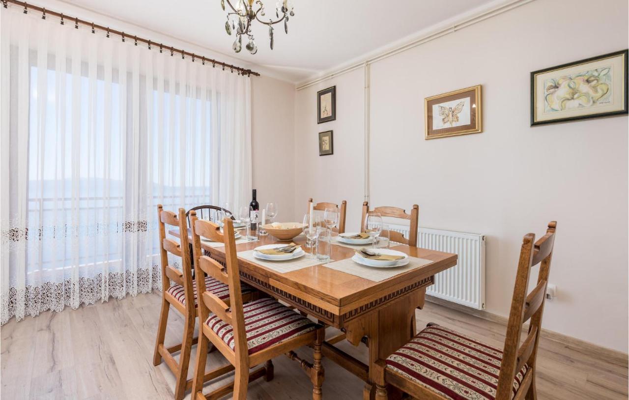 4 Bedroom Nice Apartment In Οπατία Εξωτερικό φωτογραφία