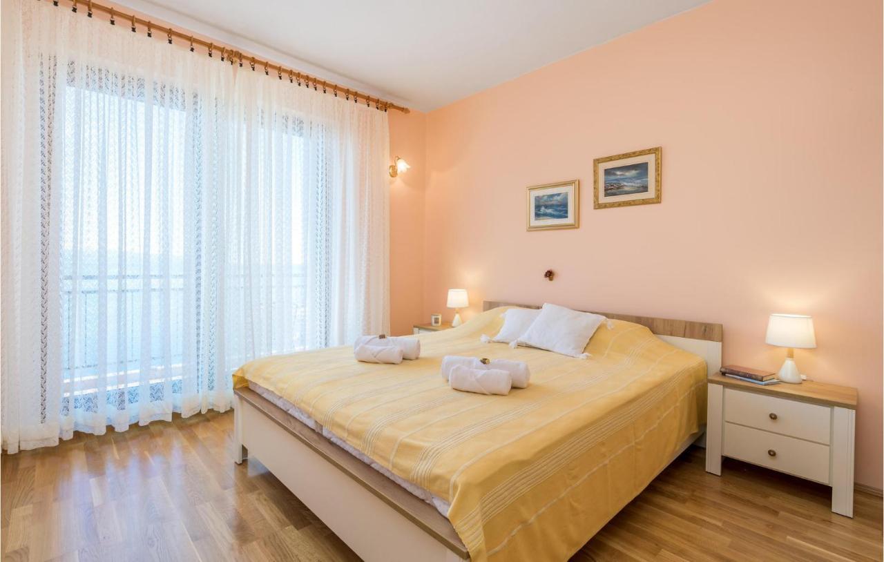 4 Bedroom Nice Apartment In Οπατία Εξωτερικό φωτογραφία