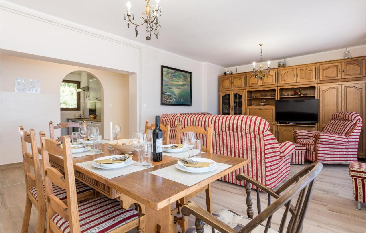 4 Bedroom Nice Apartment In Οπατία Εξωτερικό φωτογραφία